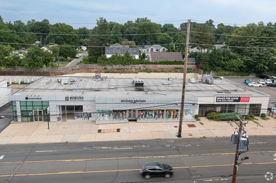 More Photos Of 1577-1595 Northern Blvd, Manhasset Storefront For Lease