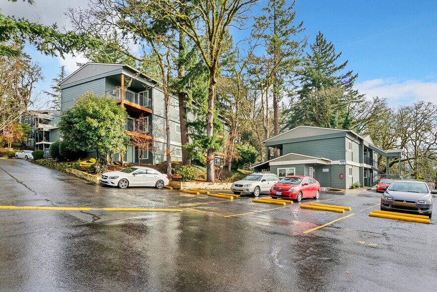 More Photos Of 4082 Commercial St SE, Salem Apartments For Sale