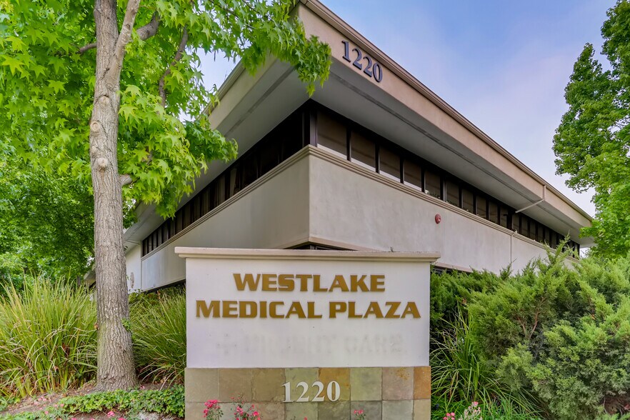 More Photos Of 1220 La Venta Dr, Westlake Village Medical For Lease
