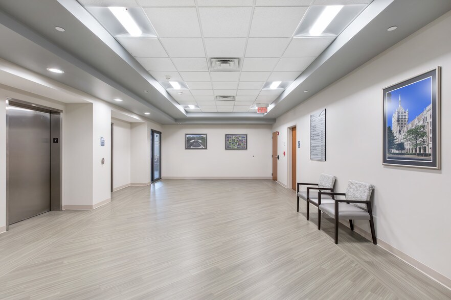 More Photos Of 400 Patroon Creek Blvd, Albany Medical For Lease