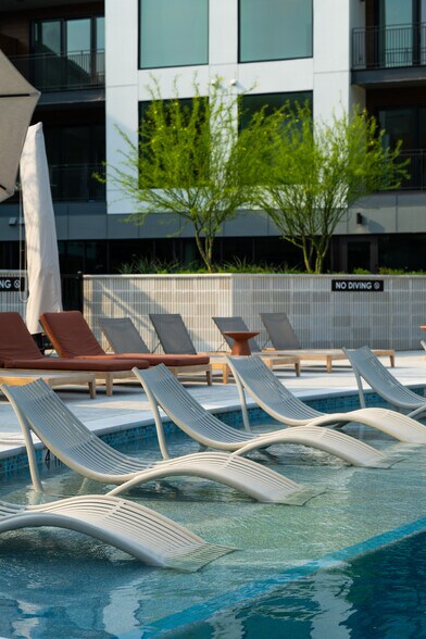 More Photos Of 2209 S First St, Austin Apartments For Sale