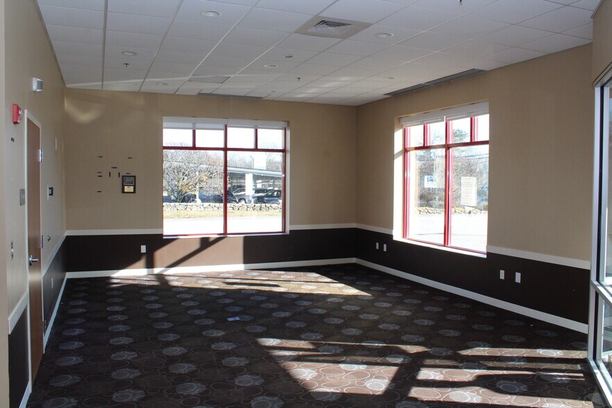 More Photos Of 340 E Main St, Milford Restaurant For Lease