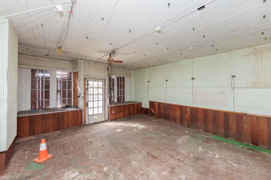 More Photos Of 4134-4136 Lorain Ave, Cleveland Storefront Retail Residential For Lease