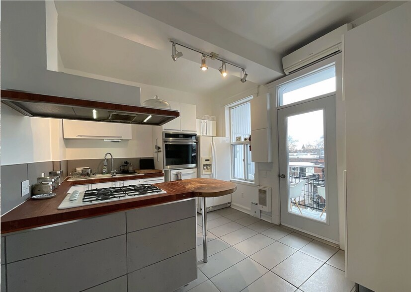More Photos Of 1036 Av D'oxford, Montréal Apartments For Sale