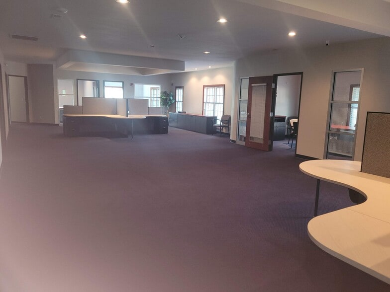 More Photos Of 116 County Line Rd W, Westerville Loft Creative Space For Sale