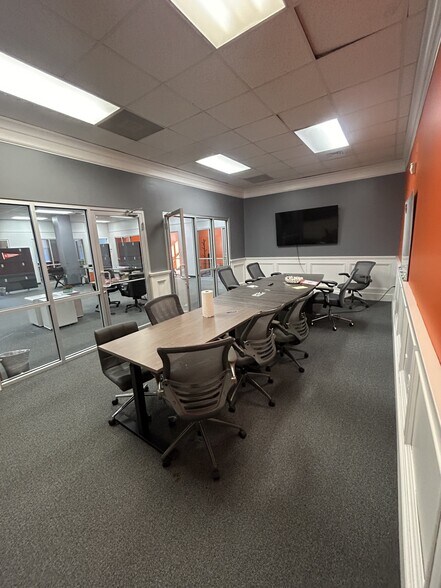 More Photos Of 550 Long Point Rd, Mount Pleasant Medical For Lease