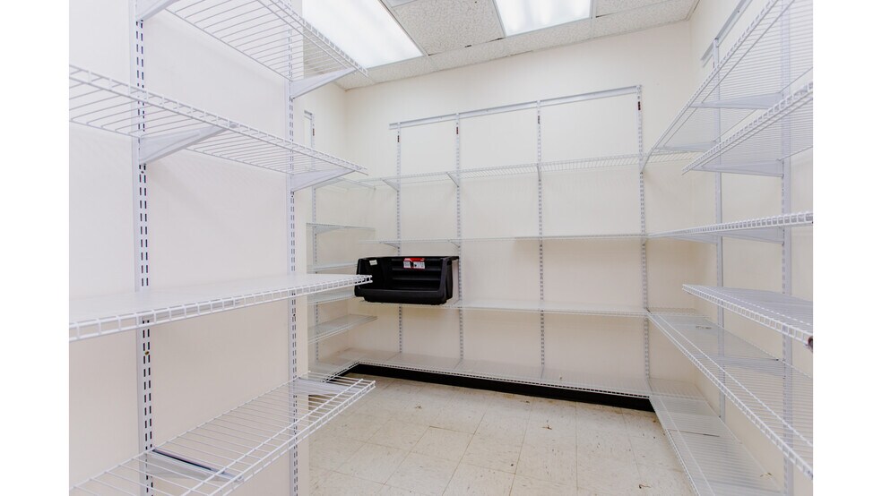 More Photos Of 815 Howard St, Evanston Medical For Sale