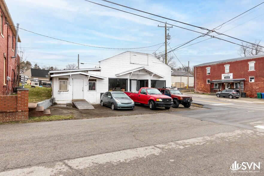 More Photos Of 211 Waco Loop Rd, Waco Freestanding For Sale