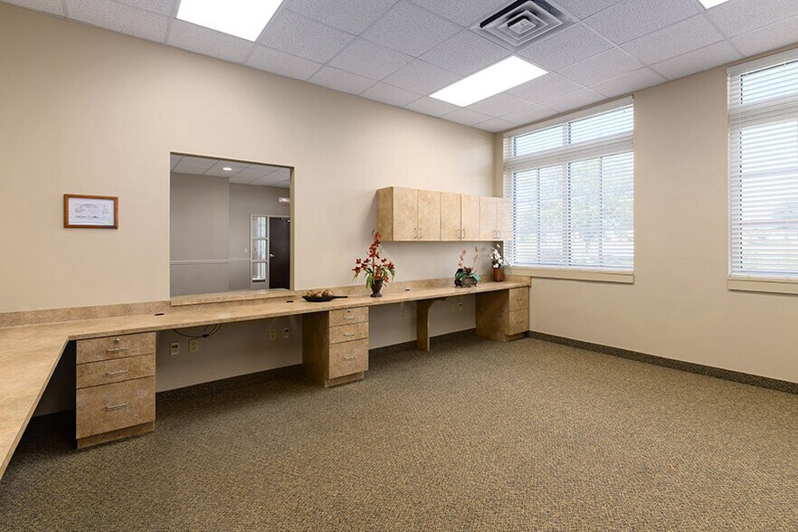 More Photos Of 463820 SR 200, Yulee Medical For Sale