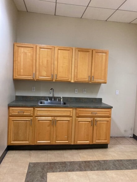 More Photos Of 27 Smith St, Brooklyn Office For Lease