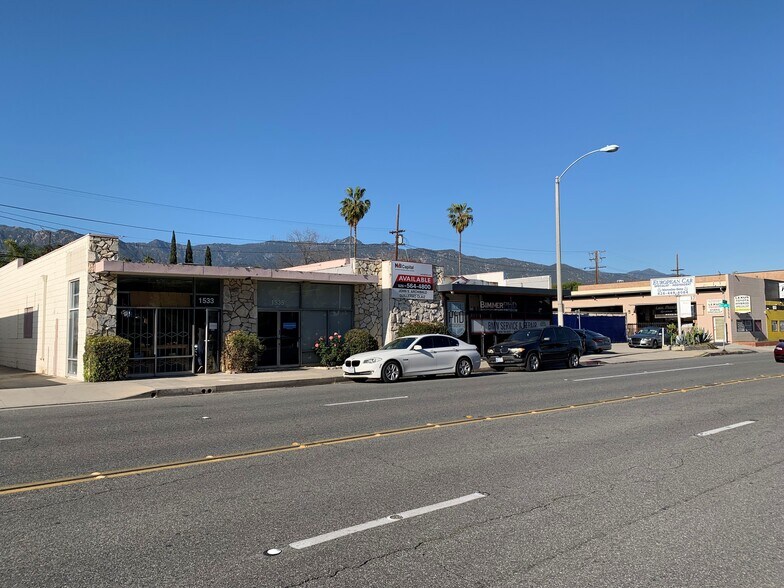 Primary Photo Of 1533-1535 E Walnut St, Pasadena Freestanding For Sale