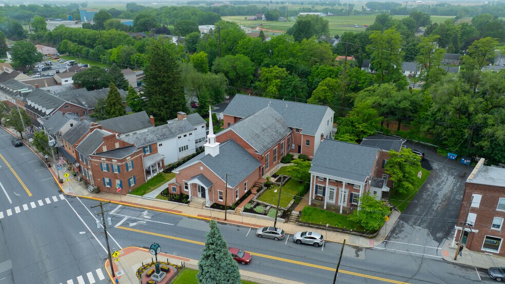 More Photos Of 9 Marietta Ave, Mount Joy Loft Creative Space For Lease