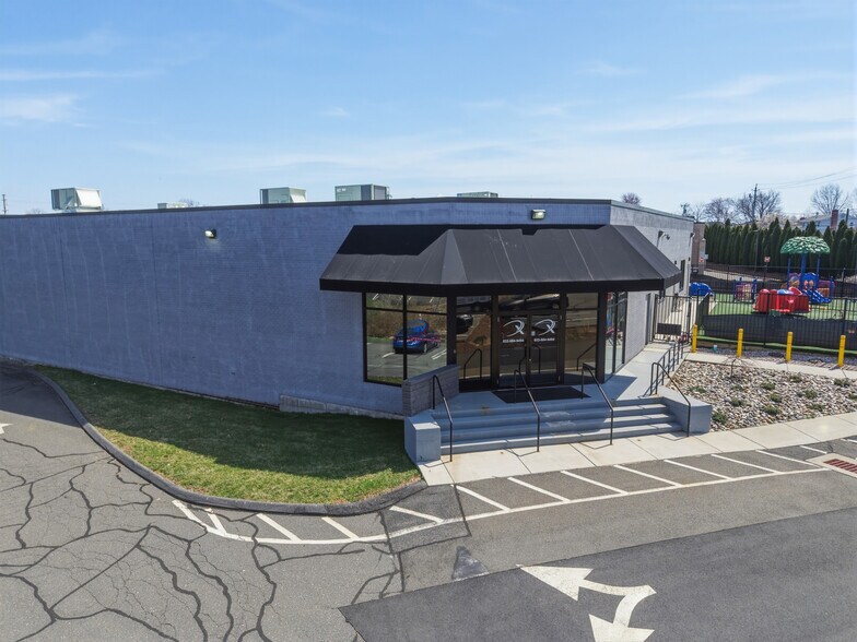 More Photos Of 1199 Silas Deane Hwy, Wethersfield General Retail For Lease