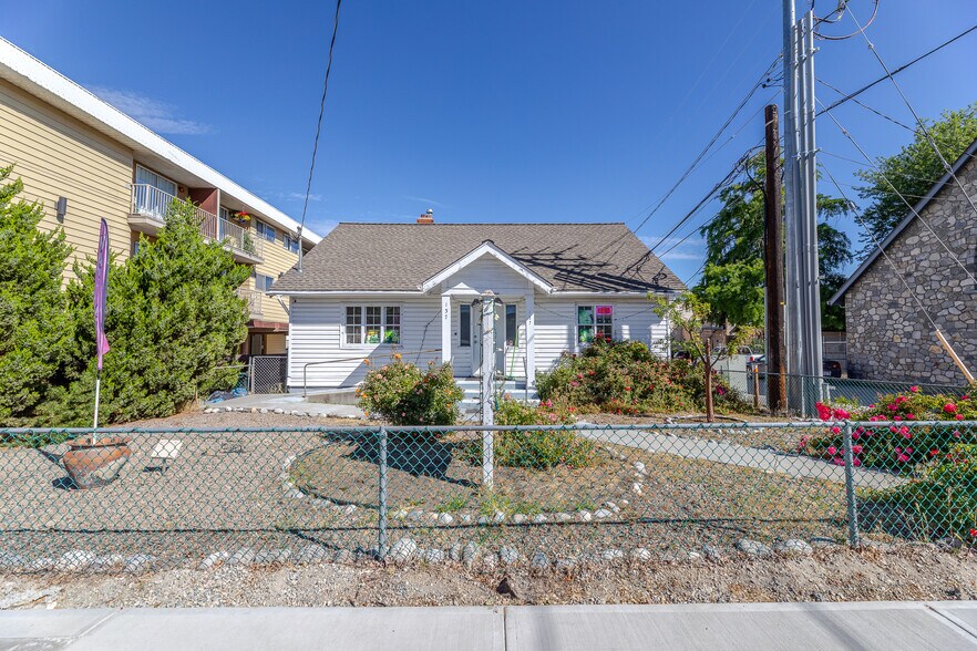 More Photos Of 157 Wade Av W, Penticton Apartments For Sale