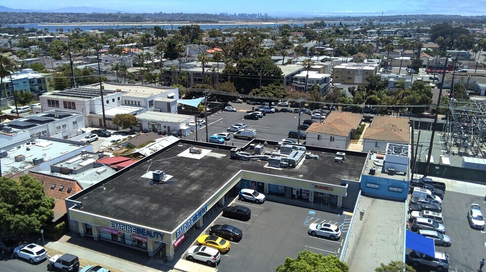 More Photos Of 1631-1637 Garnet Ave, San Diego General Retail For Sale