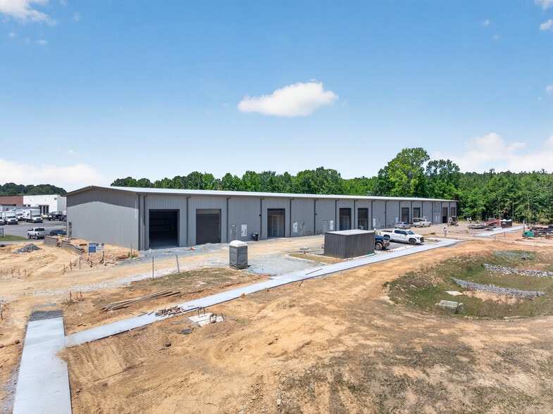 More Photos Of 5029 Smith Farm Rd, Matthews Flex For Lease