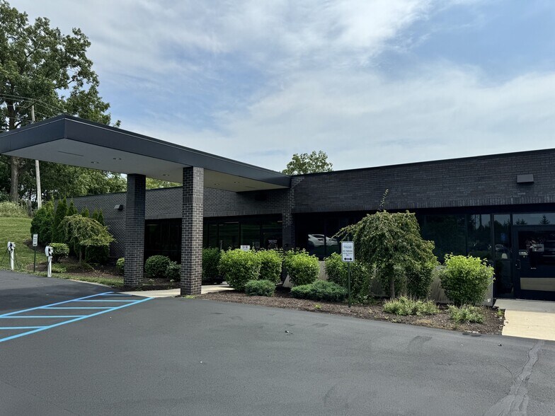 More Photos Of 1721 Magnavox Way, Fort Wayne Medical For Sale