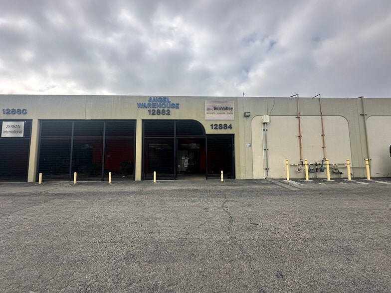 More Photos Of 12882 Pierce St, Pacoima Warehouse For Lease