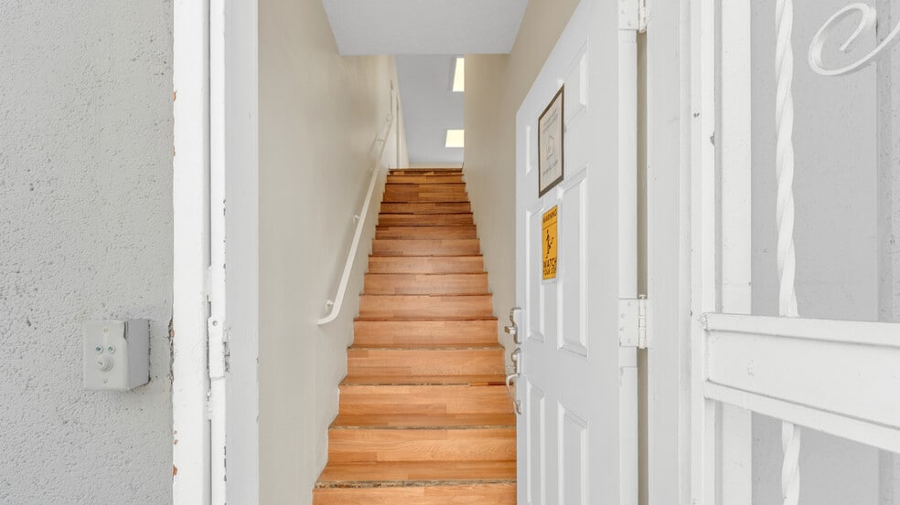 More Photos Of 6622-6630 Crenshaw Blvd, Los Angeles Storefront Retail Residential For Sale