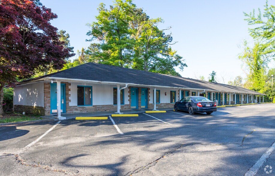 More Photos Of 2916 Market St, Wilmington Hotel For Sale