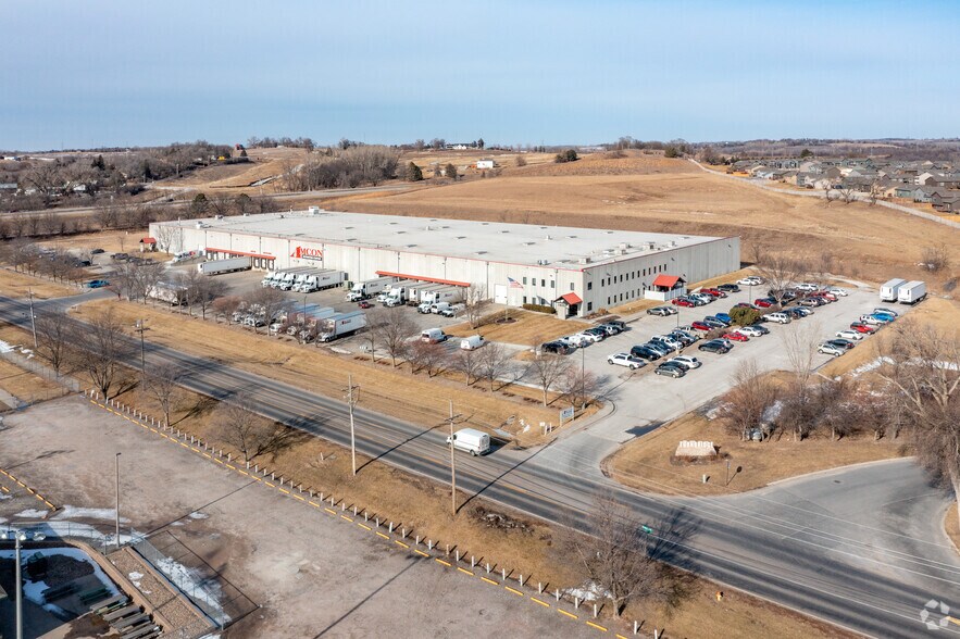 Primary Photo Of 7407 Irvington Rd, Omaha Warehouse For Lease