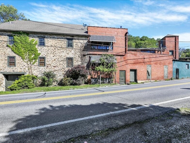 More Photos Of 1524 Friedensburg Rd, Reading Storefront Retail Residential For Sale