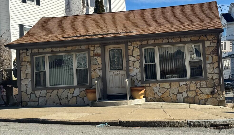 More Photos Of 1226 S Main St, Fall River Freestanding For Sale