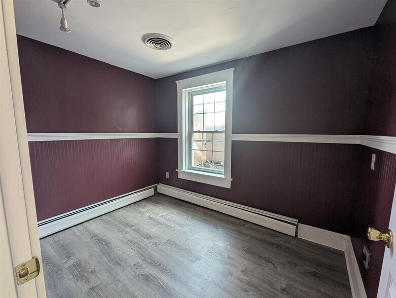 More Photos Of 198 Washington St, Claremont Office For Sale