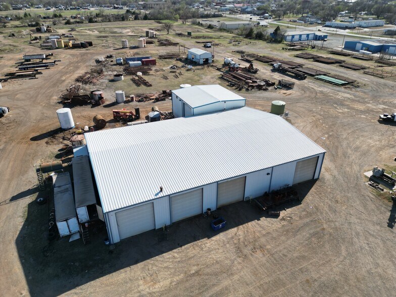 More Photos Of 601 E Pine St, Cushing Truck Terminal For Sale