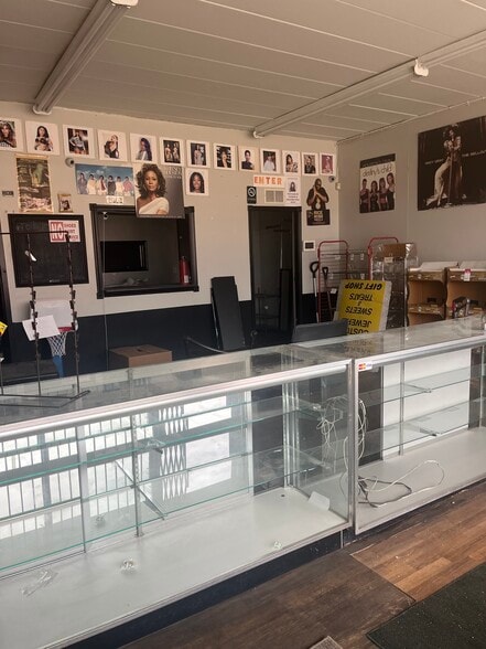More Photos Of 20477 Van Dyke St, Detroit Storefront For Sale