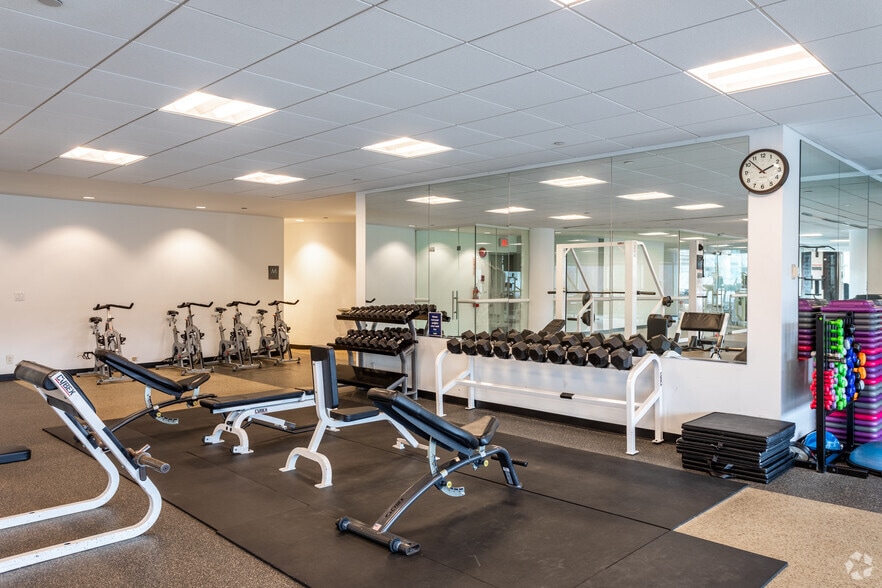 More Photos Of 100 Summit Lake Dr, Valhalla Office For Lease