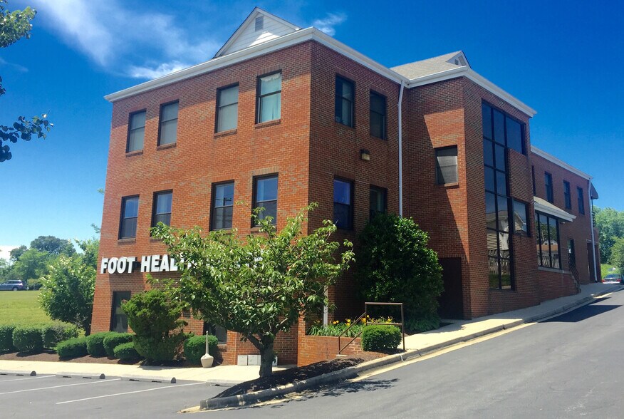 More Photos Of 2086 Generals Hwy, Annapolis Office For Lease
