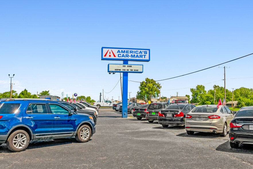 More Photos Of 2502-2506 N State Route 291, Harrisonville Auto Dealership For Lease