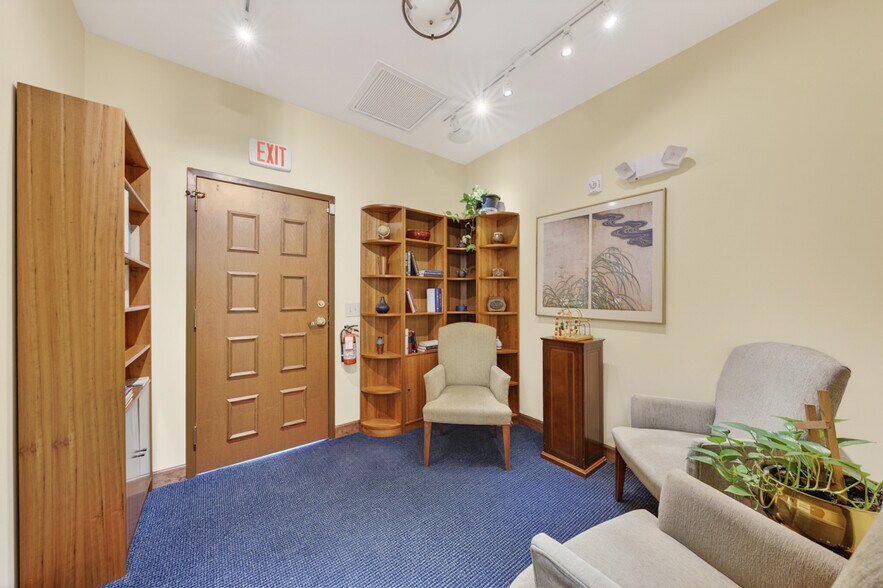 More Photos Of 329 Providence Rd, Chapel Hill Office For Sale