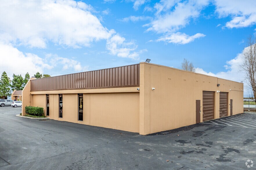 More Photos Of 14731-14743 Catalina St, San Leandro Research And Development For Lease