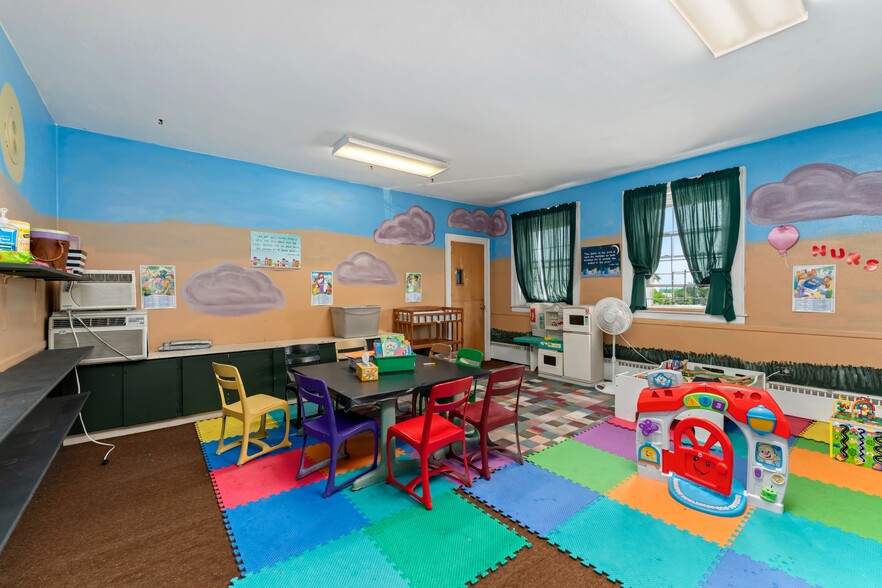 More Photos Of 999 S Colorado Blvd, Denver Religious Facility For Lease