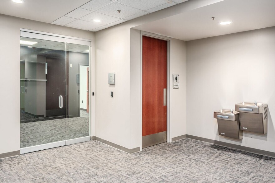 More Photos Of 8740 Orion Pl, Columbus Office For Sale