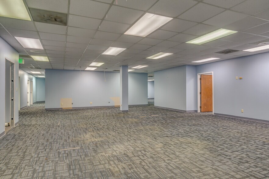 More Photos Of 100 Interstate Park Dr, Montgomery Unknown For Sale