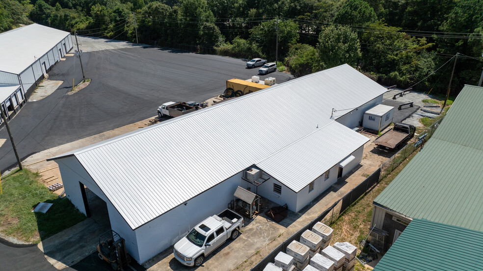 More Photos Of 5 Haynie St, Newnan Warehouse For Lease