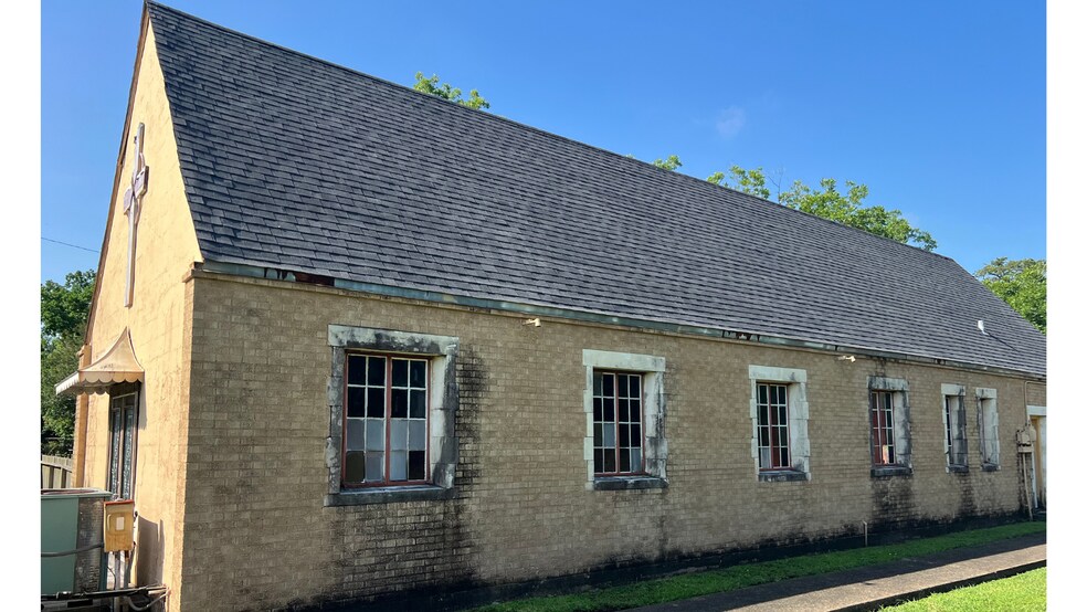 More Photos Of 7135 Ashburn St, Houston Religious Facility For Sale