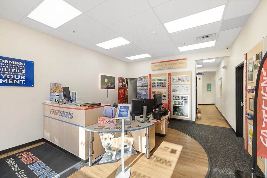 More Photos Of 1401 Erie Blvd, Syracuse Showroom For Sale