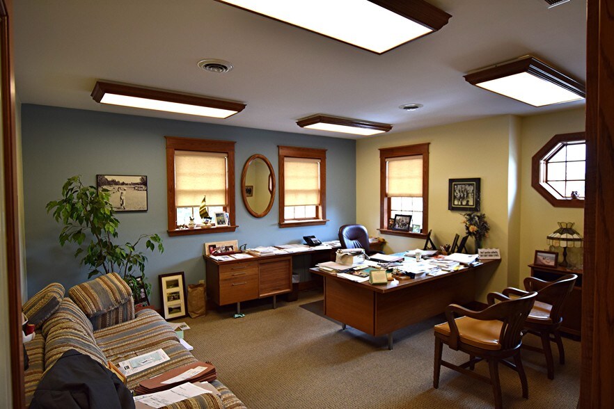 More Photos Of 820 N Michigan Ave, Saginaw Office For Sale