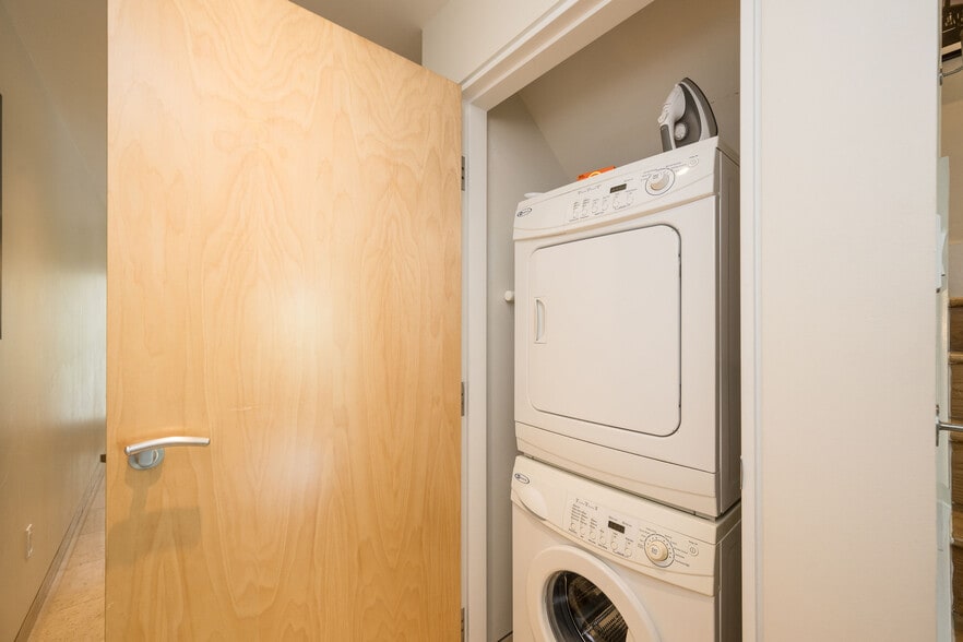 More Photos Of 1401 Simonton St, Key West Hotel For Sale