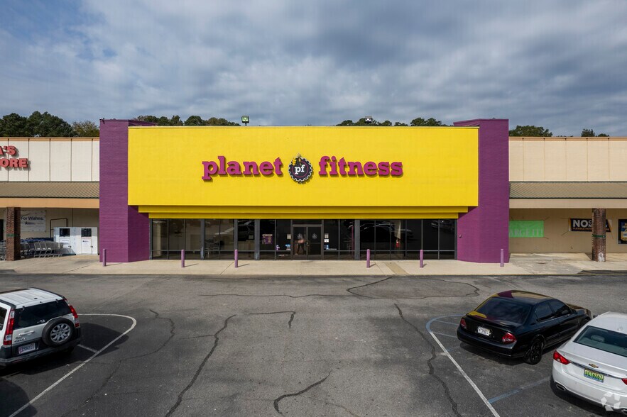 More Photos Of 500-560 West Town Plz, Bessemer Unknown For Lease