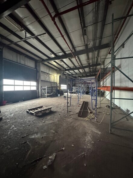 More Photos Of 2703 Richmond Ter, Staten Island Warehouse For Lease
