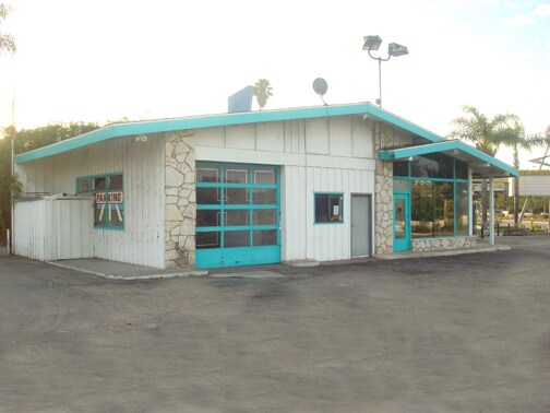 Primary Photo Of 2901 E Main St, Ventura Fast Food For Lease