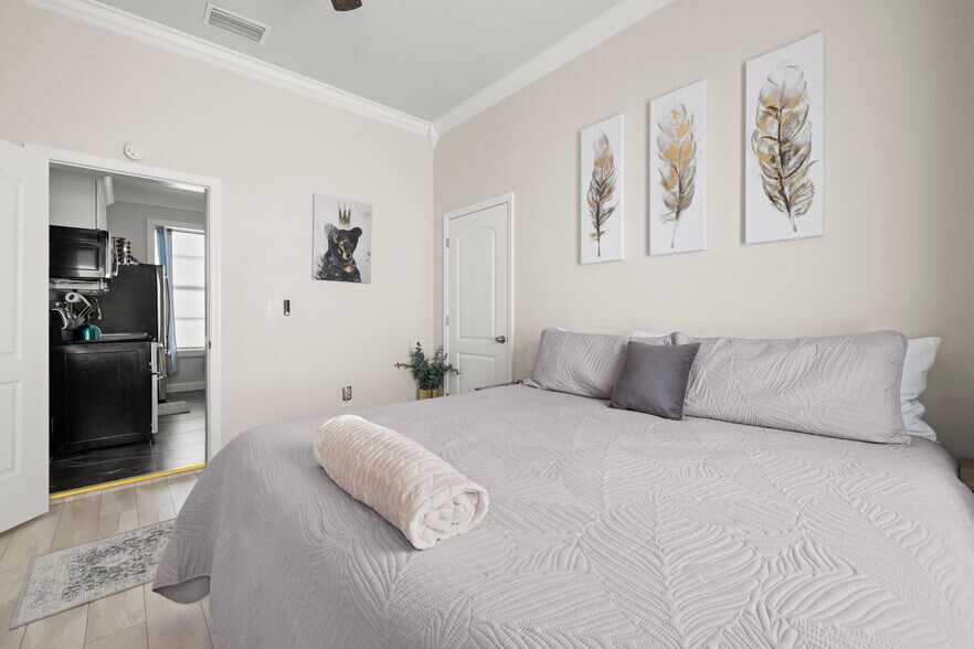 More Photos Of 2526 W Union St, Tampa Multifamily For Sale