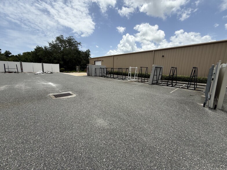More Photos Of 1012 S 14th St, Leesburg Freestanding For Lease