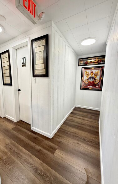 More Photos Of 74 Merrick Rd, Amityville Storefront Retail Office For Sale