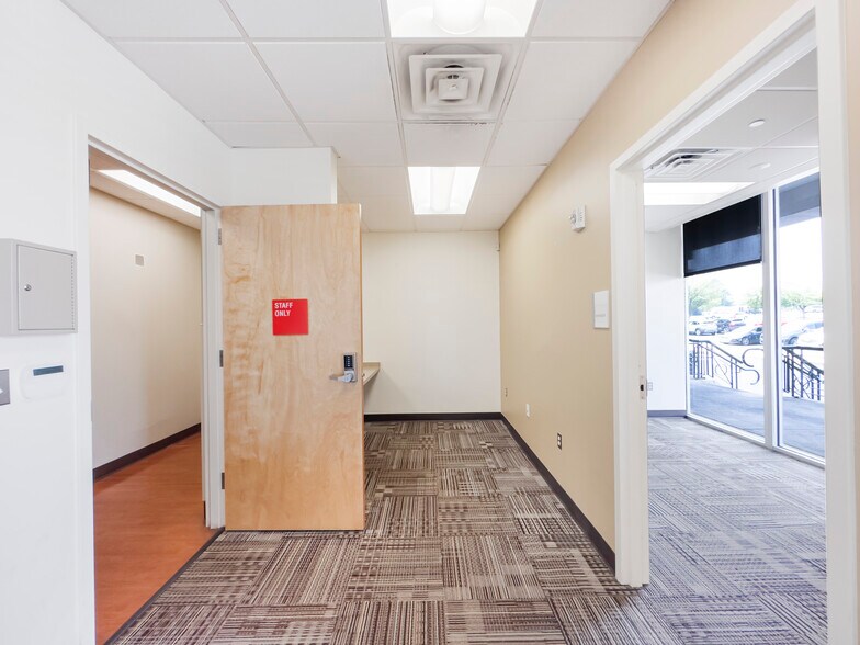 More Photos Of 261 Old York Rd, Jenkintown Medical For Lease